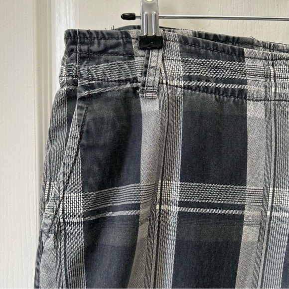 Cherokee Men's Flat Front Cotton Chino Shorts Black and Gray Plaid Size 34 - Picture 6 of 13
